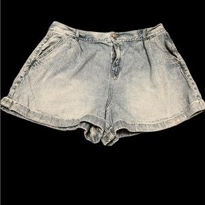 Plus size Women’s American Eagle denim blue Jean shorts size 20
